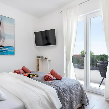 3 Bedroom Cozy In * Jadrija