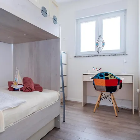3 Bedroom Cozy In Holiday home Jadrija
