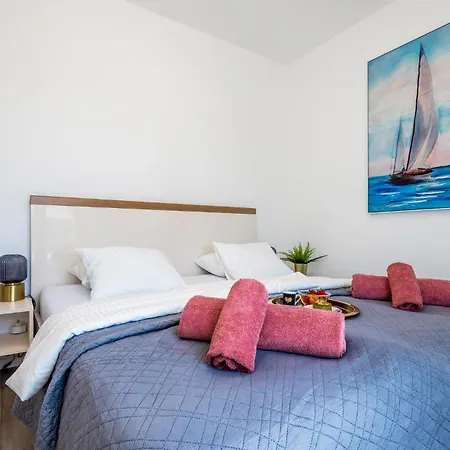 3 Bedroom Cozy In Feriehus Jadrija