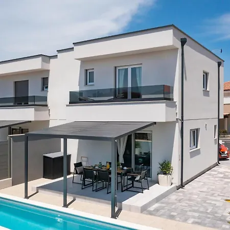 3 Bedroom Cozy In Feriehus *