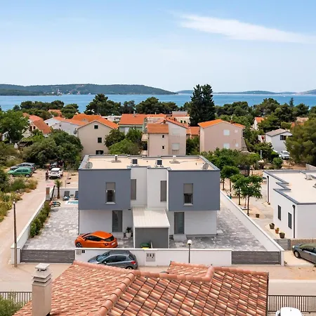 3 Bedroom Cozy In * Jadrija